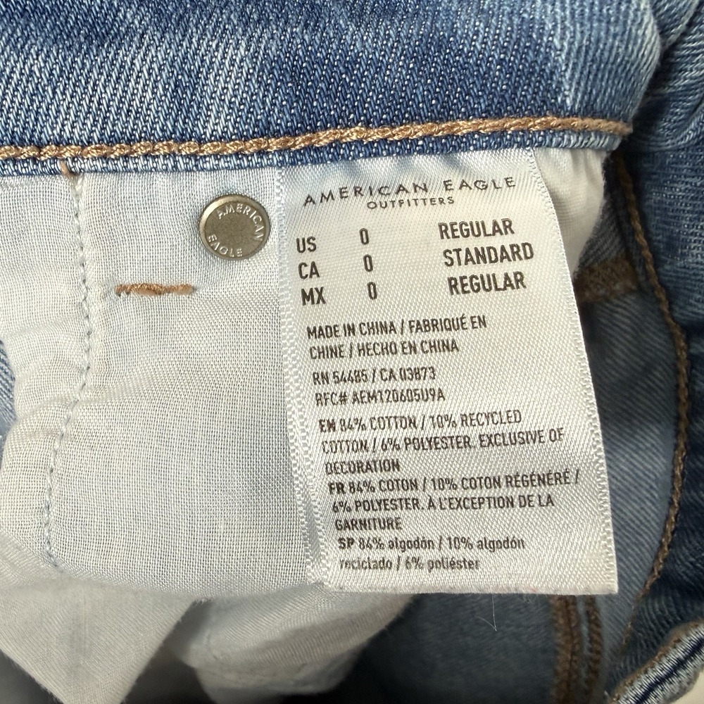 American Eagle Ripped Mom Jeans Size 0 NWOT Comfort Stretch Waistband Distressed - Picture 10 of 12